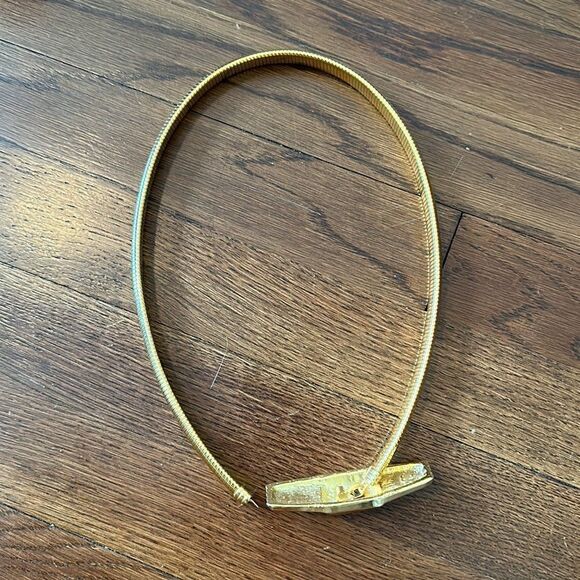 Vintage 80s shiny gold serpentine belt with unique rectangular buckle - Picture 3 of 6